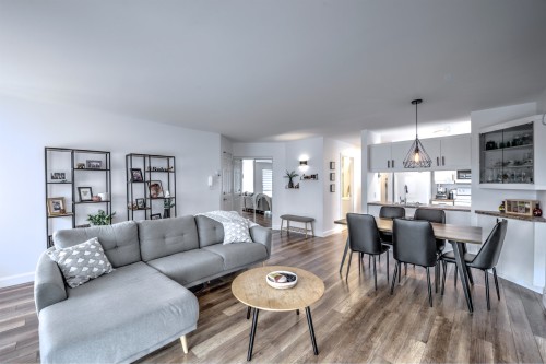 180 Place Brosseau  Sainte-Thérèse, QC J7E 4V3