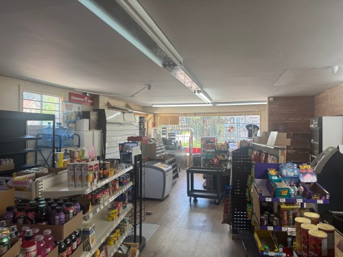 Commerce - 100-435 Rue King E., Sherbrooke (Les Nations), QC 