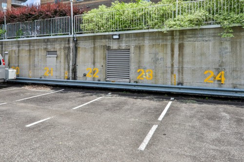 Parking - 307-520 Place Juge-Desnoyers, Laval (Pont-Viau), QC 