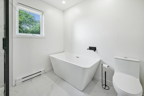 Salle de bains - 889 Rue Lanoue, Saint-Jean-Sur-Richelieu, QC - Indoor Photo Showing Bathroom