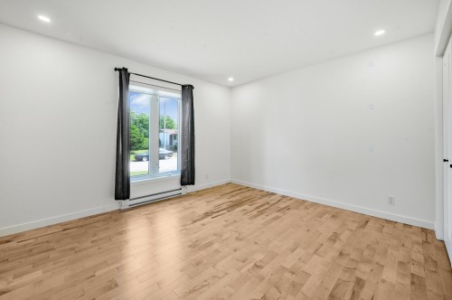 Chambre à coucher - 889 Rue Lanoue, Saint-Jean-Sur-Richelieu, QC - Indoor Photo Showing Other Room