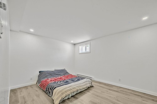 Chambre à coucher - 889 Rue Lanoue, Saint-Jean-Sur-Richelieu, QC - Indoor Photo Showing Bedroom