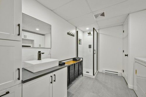 Salle de bains - 889 Rue Lanoue, Saint-Jean-Sur-Richelieu, QC - Indoor Photo Showing Other Room