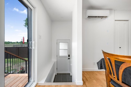 Hall d'entrée/Vestibule - 889 Rue Lanoue, Saint-Jean-Sur-Richelieu, QC - Indoor Photo Showing Other Room
