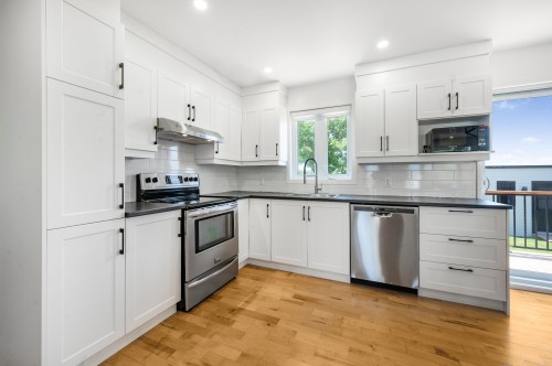 Cuisine - 889 Rue Lanoue, Saint-Jean-Sur-Richelieu, QC - Indoor Photo Showing Kitchen With Upgraded Kitchen