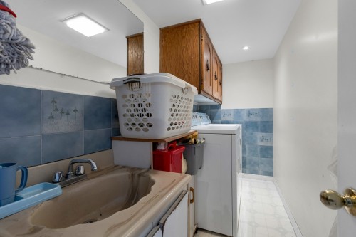 Salle de lavage - 425 Rue Jean-Piaget, Laval (Vimont), QC 