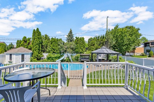 Cour - 425 Rue Jean-Piaget, Laval (Vimont), QC 