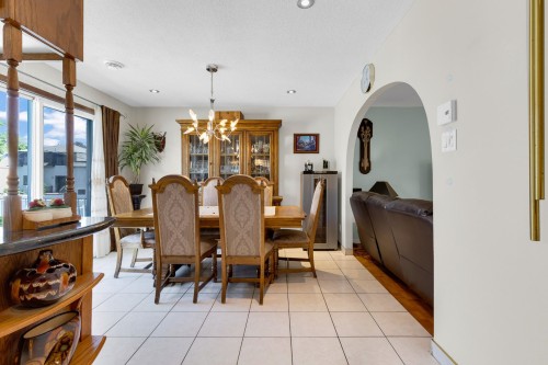 Salle à manger - 425 Rue Jean-Piaget, Laval (Vimont), QC 