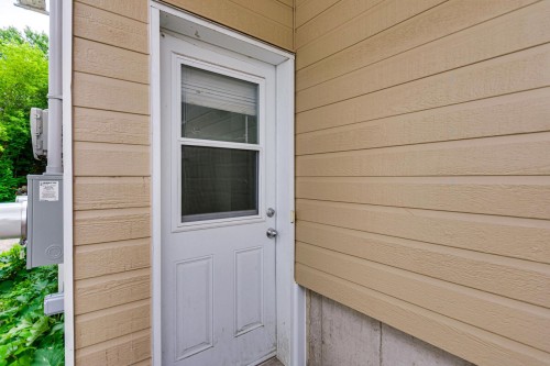 Entry - 88 Rue Garneau, Gatineau (Hull), QC 