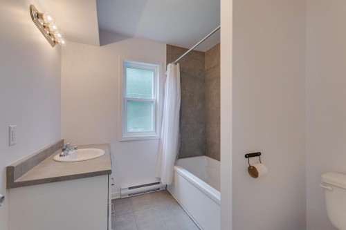 Bathroom - 88 Rue Garneau, Gatineau (Hull), QC 