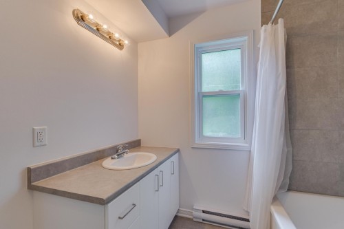 Bathroom - 88 Rue Garneau, Gatineau (Hull), QC 