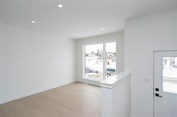 1975 Ross AVE  Winnipeg, MB R2R 0E8