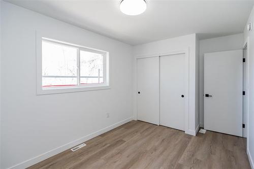 1508 Pritchard Ave, Winnipeg, MB 