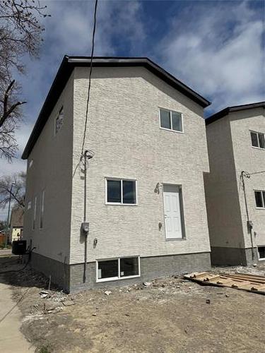 1508 Pritchard Ave, Winnipeg, MB 