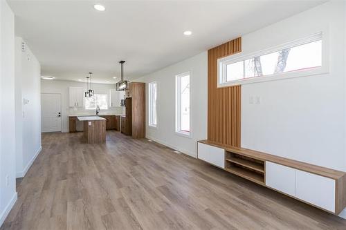 1508 Pritchard Ave, Winnipeg, MB 