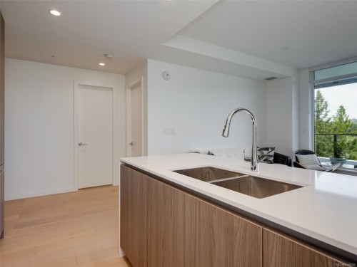 #914-2000 Hannington Rd, Langford, BC 