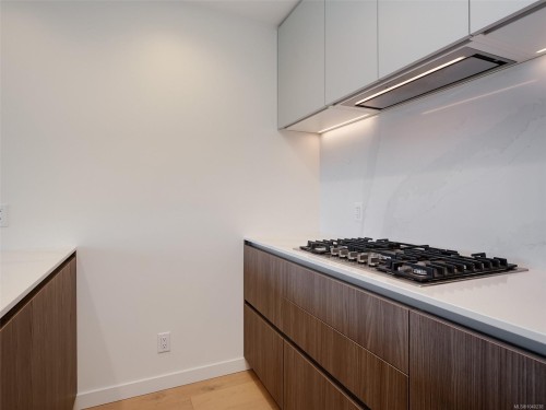 #914-2000 Hannington Rd, Langford, BC 