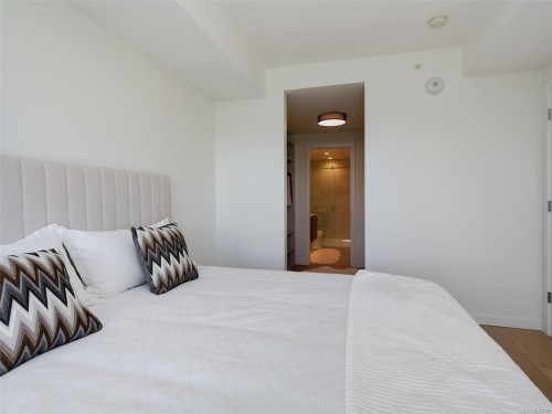 #914-2000 Hannington Rd, Langford, BC 