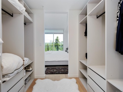 #914-2000 Hannington Rd, Langford, BC 