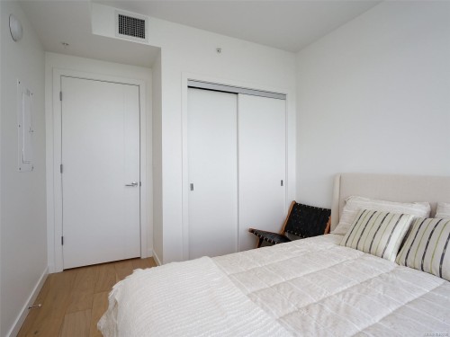 #914-2000 Hannington Rd, Langford, BC 