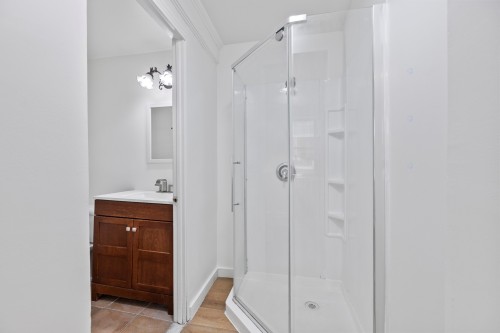 Salle de bains - 236  - 238 Rue Champlain, Saint-Jean-Sur-Richelieu, QC - Indoor Photo Showing Bathroom