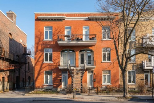 Façade - 389 Av. Fairmount O., Montréal (Le Plateau-Mont-Royal), QC 