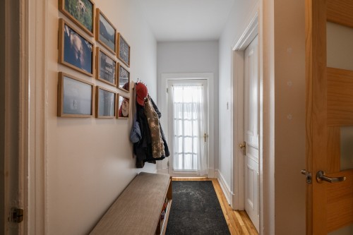 Hall d'entrée/Vestibule - 389 Av. Fairmount O., Montréal (Le Plateau-Mont-Royal), QC 
