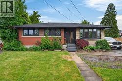 33 KENWOOD Crescent  Hamilton, ON L8T 1W3