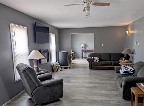 63 Railway Ave, Tolstoi, MB 