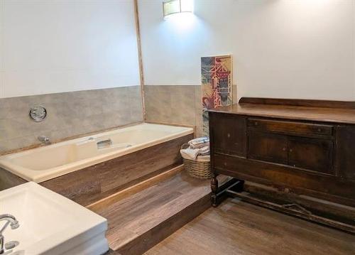 63 Railway Ave, Tolstoi, MB 