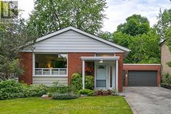 6 SURATY AVENUE Toronto, ON M1P 4E1