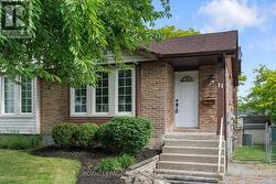 11 DIANNE DRIVE St. Catharines (Secord Woods), ON L2P 3R7