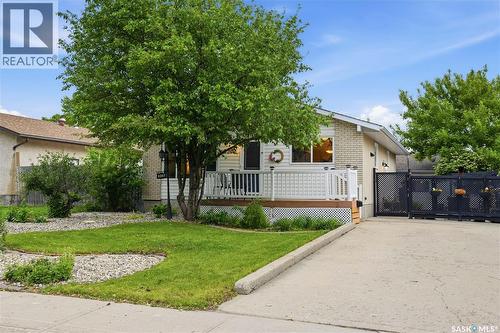 6207 1St Avenue N, Regina, SK 