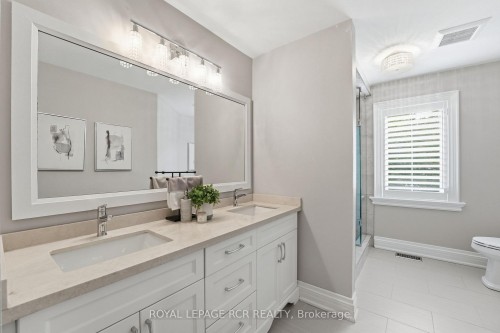 48 Hodgkinson Crescent, Aurora, ON 