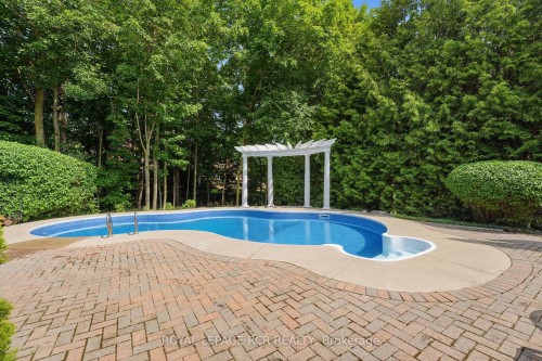 48 Hodgkinson Crescent, Aurora, ON 
