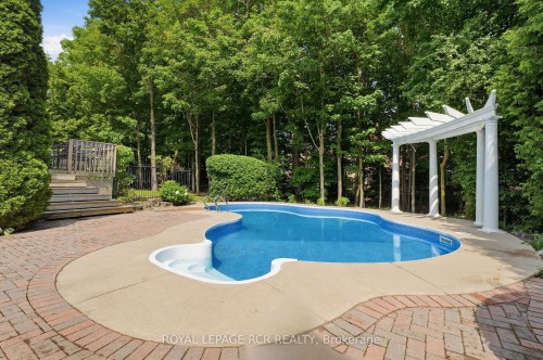 48 Hodgkinson Crescent, Aurora, ON 