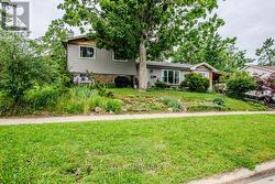 54 SPRINGDALE DRIVE Barrie, ON L4M 5B1