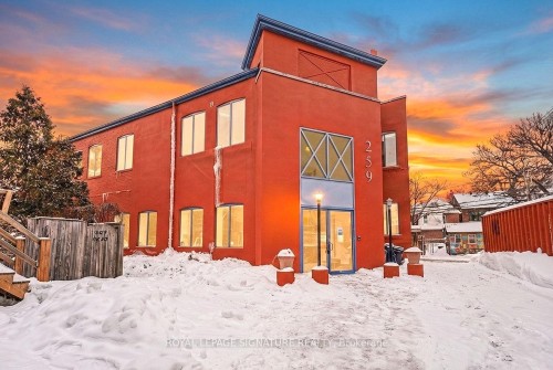 Office D-259 Danforth Avenue, Toronto, ON 