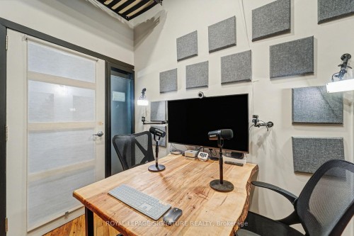 Office D-259 Danforth Avenue, Toronto, ON 