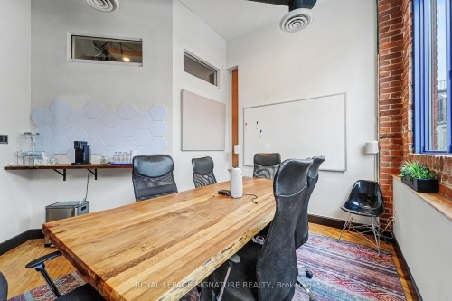 Office D-259 Danforth Avenue, Toronto, ON 