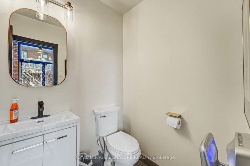 Office D-259 Danforth Avenue, Toronto, ON 