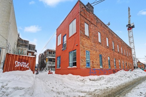 Office D-259 Danforth Avenue, Toronto, ON 