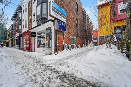 Office D-259 Danforth Avenue, Toronto, ON 