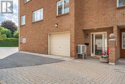 206 STRATAS COURT  Ottawa, ON K2L 3K5