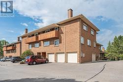 206 STRATAS COURT  Ottawa, ON K2L 3K5