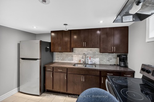 33 Kenwood Crescent, Hamilton, ON 