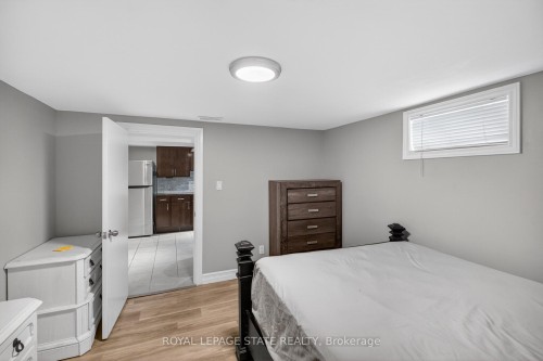 33 Kenwood Crescent, Hamilton, ON 