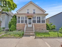 1221 ERIE Windsor, ON N9A 3Z6