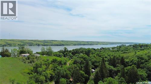662 Valley Drive, South Lake, SK 