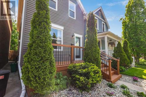 36 FRANCIS STREET  Hamilton, ON L8L 3V1